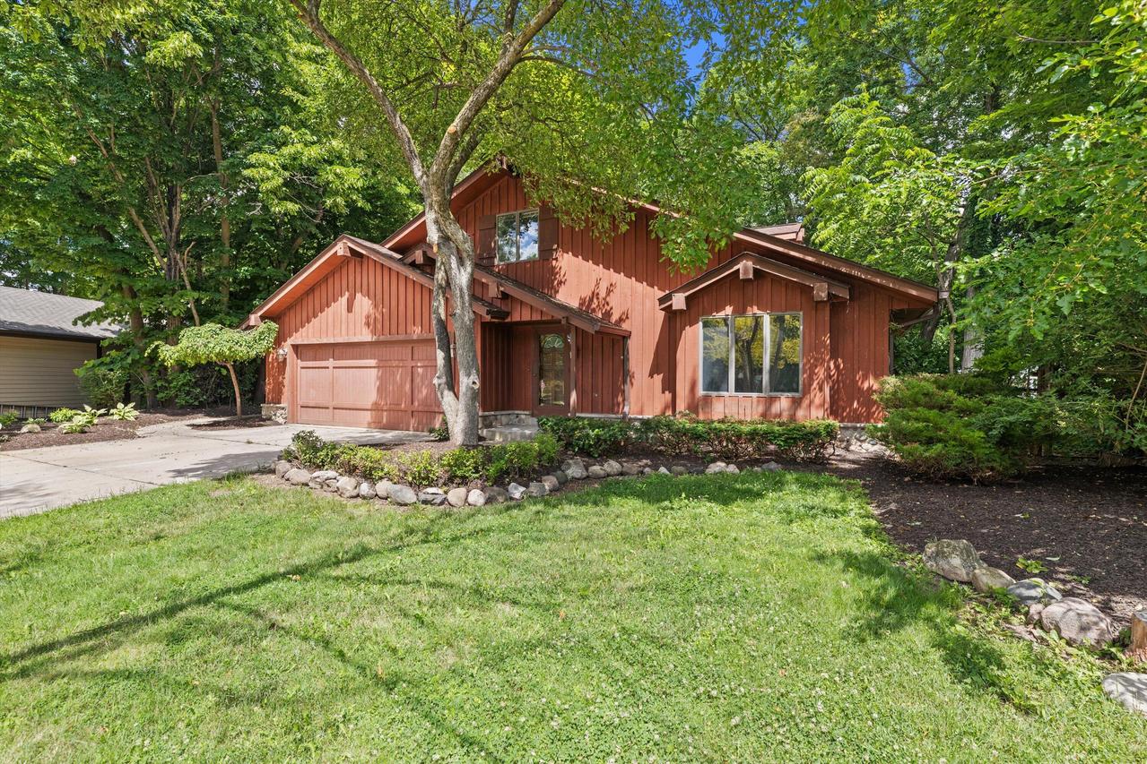 14840 W Oklahoma Ct, New Berlin, WI 53151