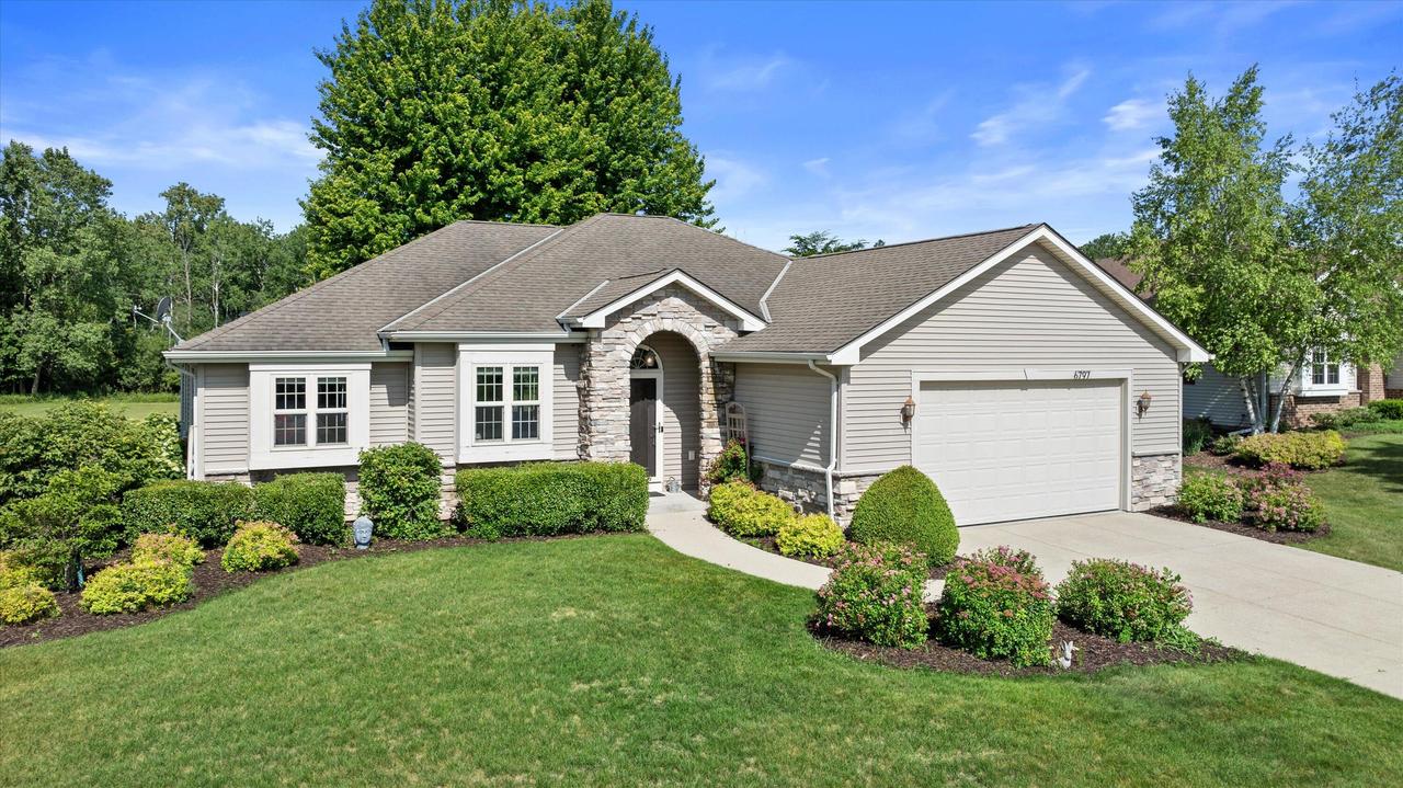 6797 Jamestown Dr, Trenton, WI 53090