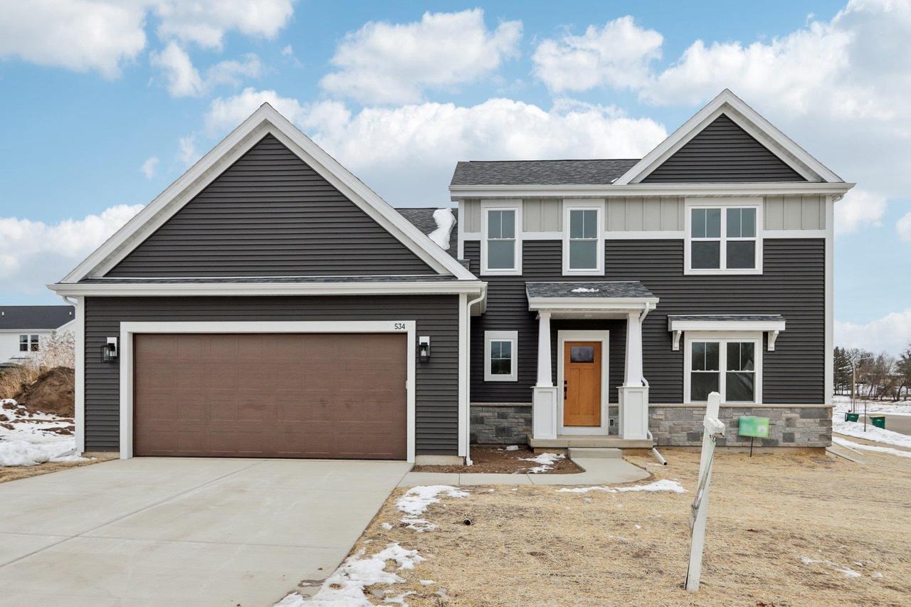 534 Buss Rd, Cottage Grove, WI 53527