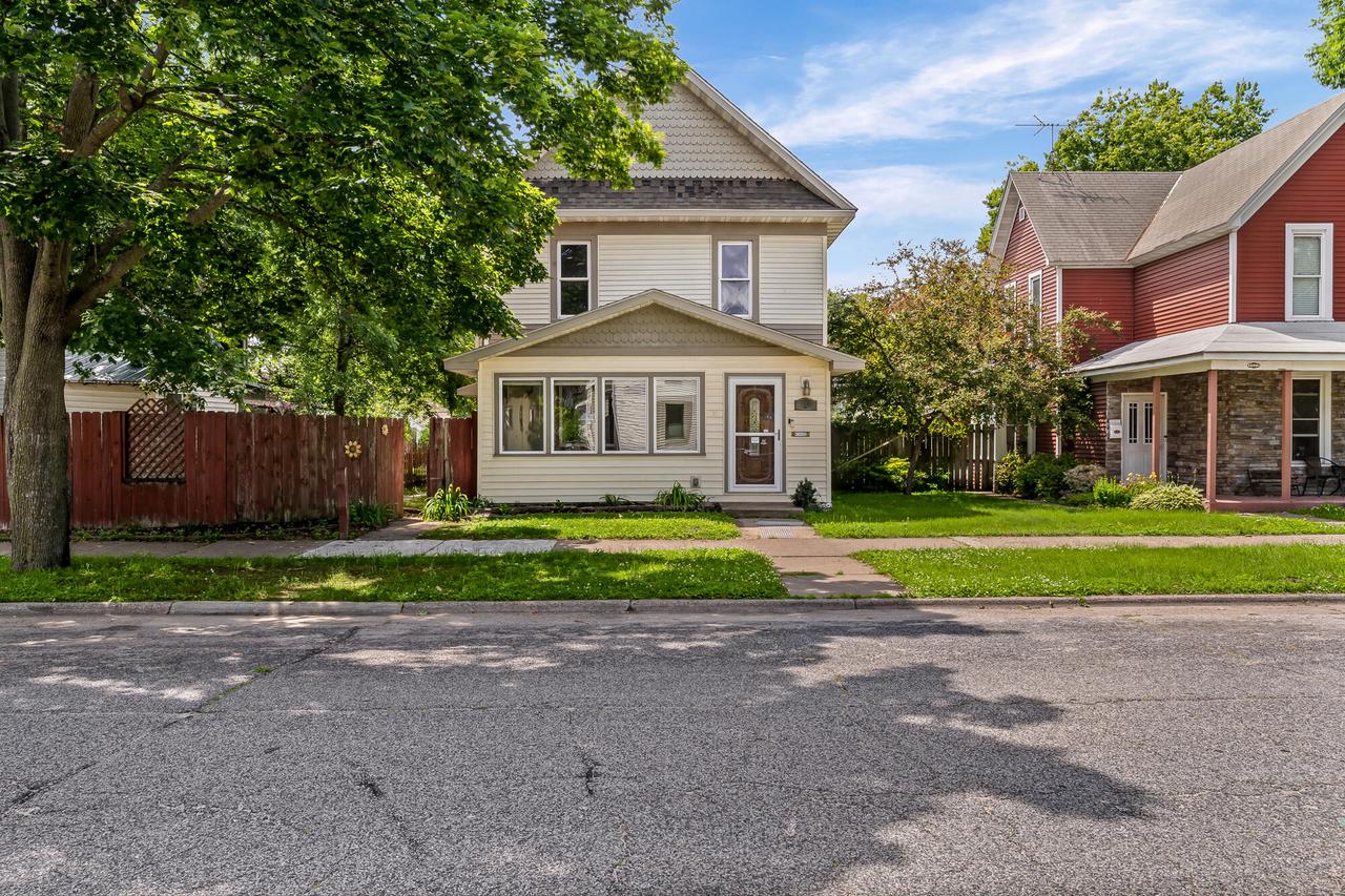 1519 Kane St, La Crosse, WI 54603