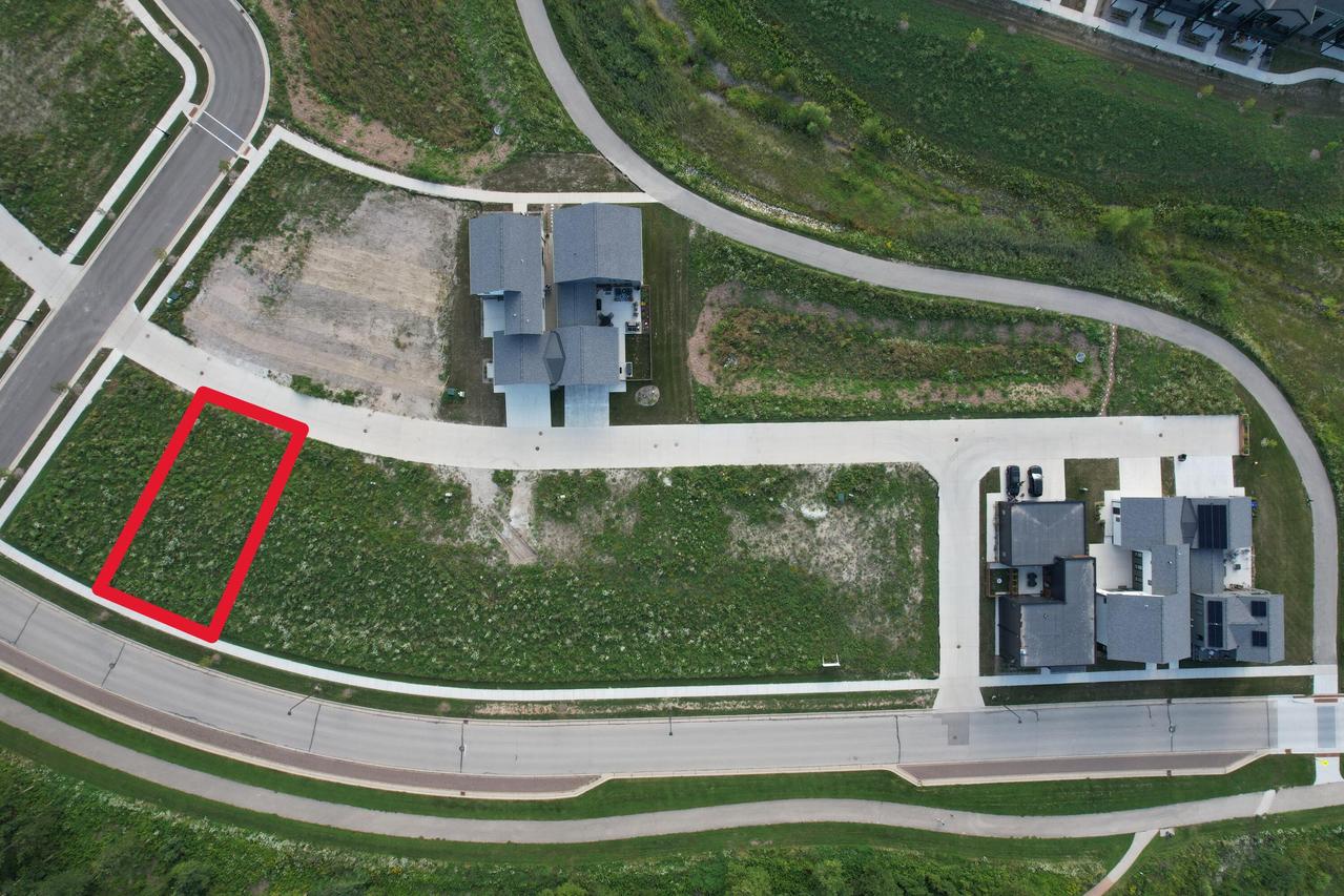 9423 S Lake Vista, Oak Creek, WI 53154