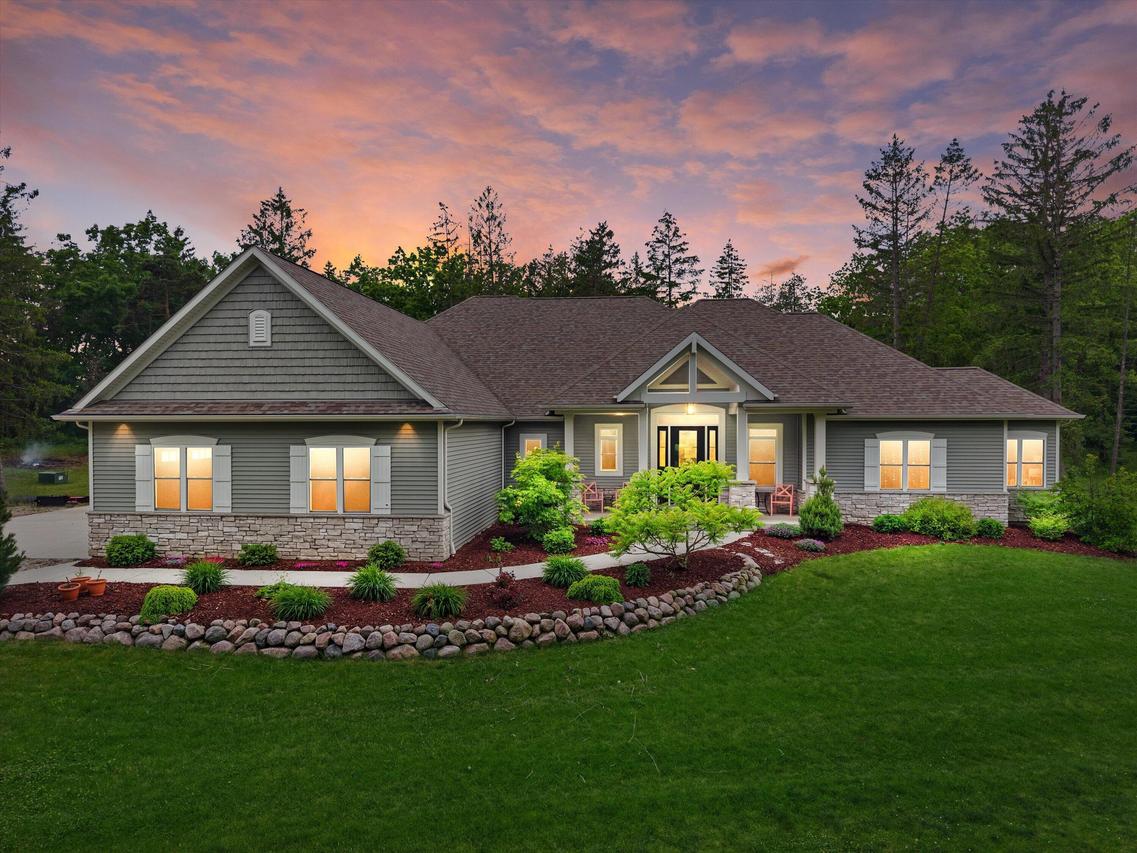 2351 27th St, Raymond, WI 53108