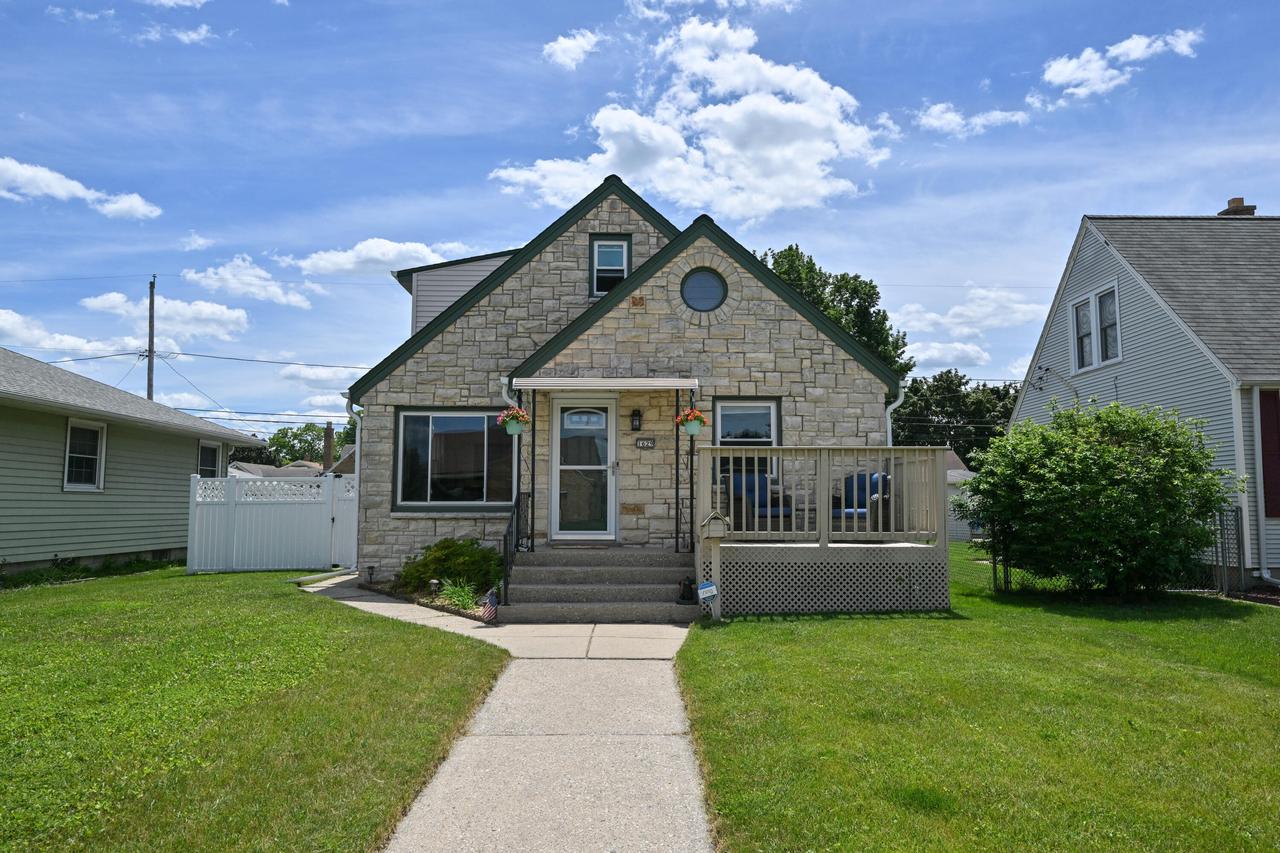 1629 Minnesota Ave, South Milwaukee, WI 53172