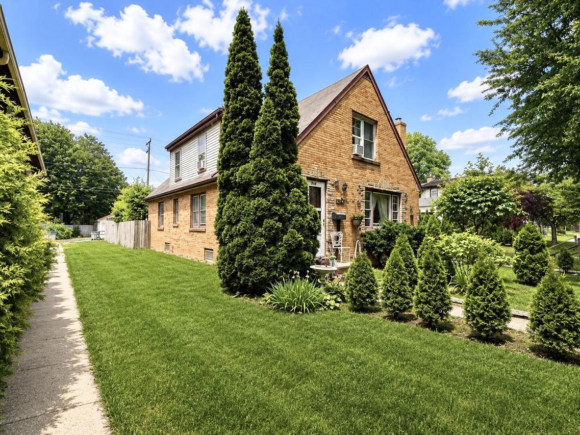 214 S 65th St, Milwaukee, WI 53214
