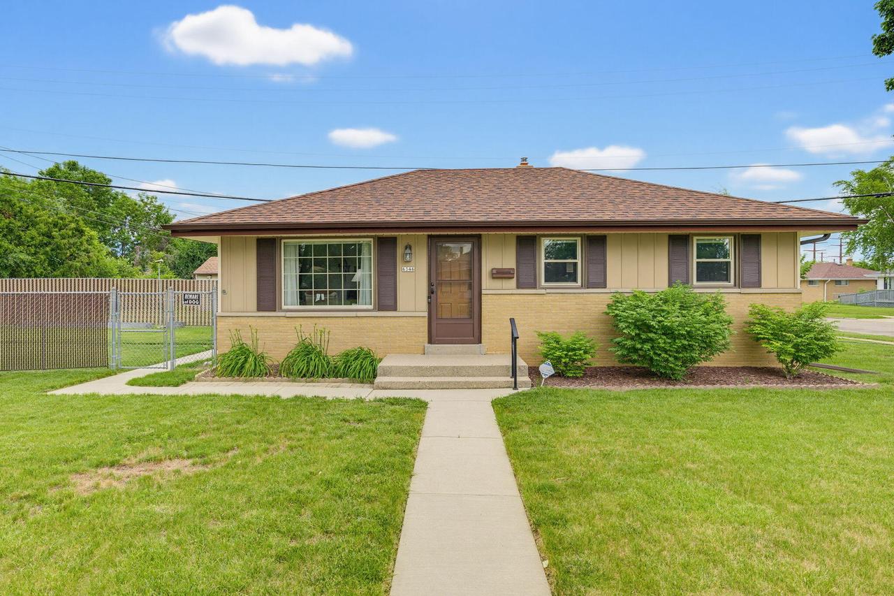 6346 N 80th St, Milwaukee, WI 53218