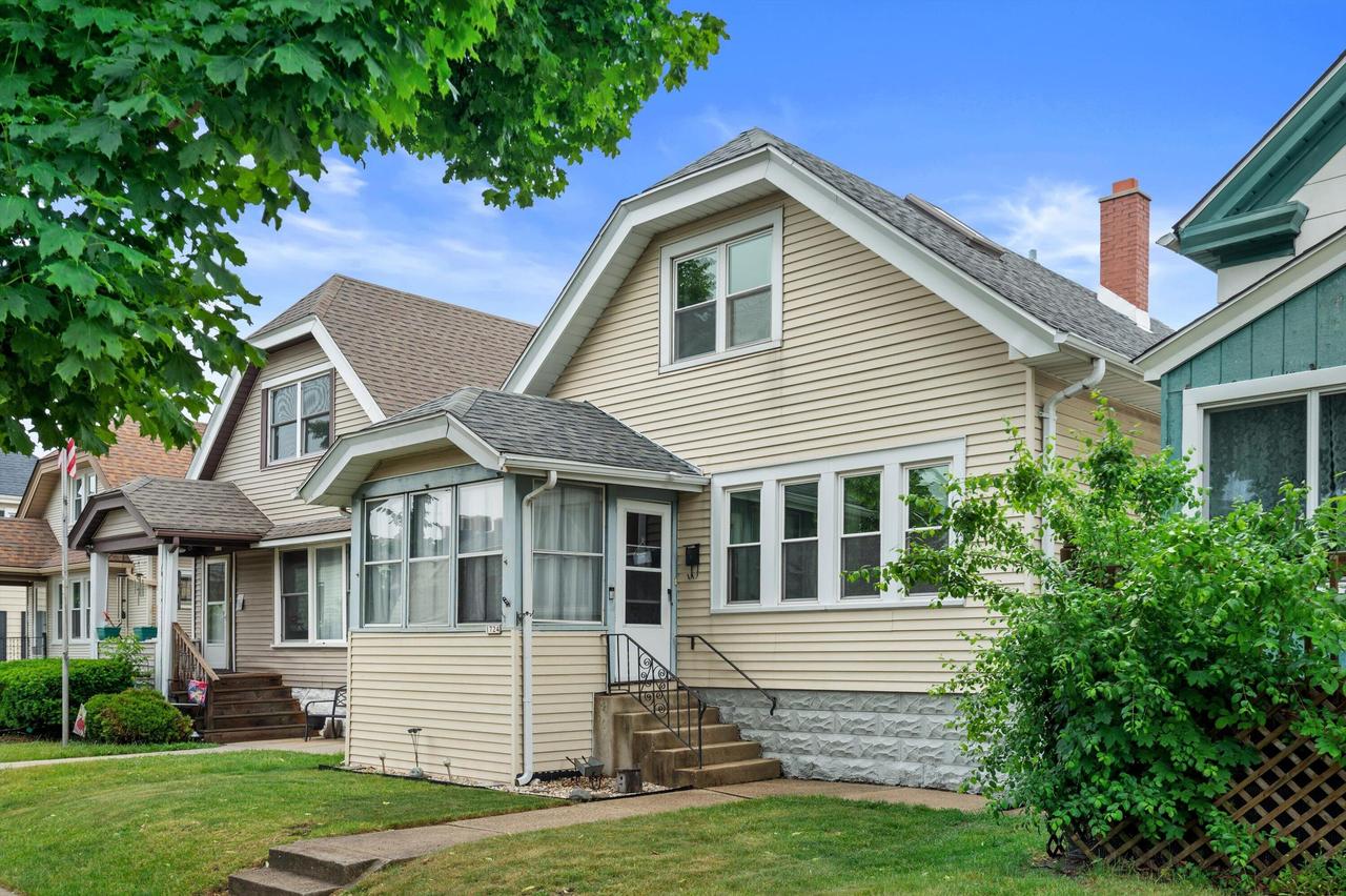 1724 S 72nd St, West Allis, WI 53214