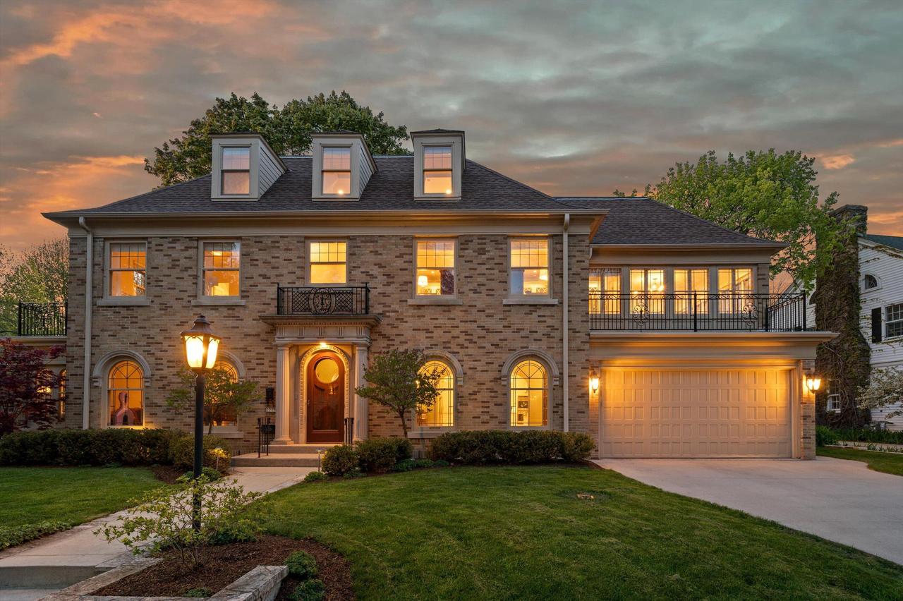 2700 E Menlo Blvd, Shorewood, WI 53211