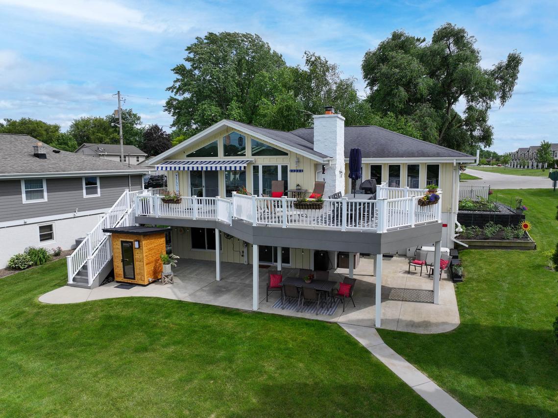 S74W17426 Lake Dr, Muskego, WI 53150