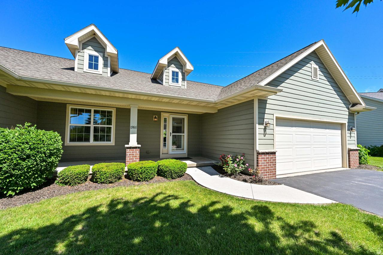 1986 Blue Spruce Ct, Port Washington, WI 53024