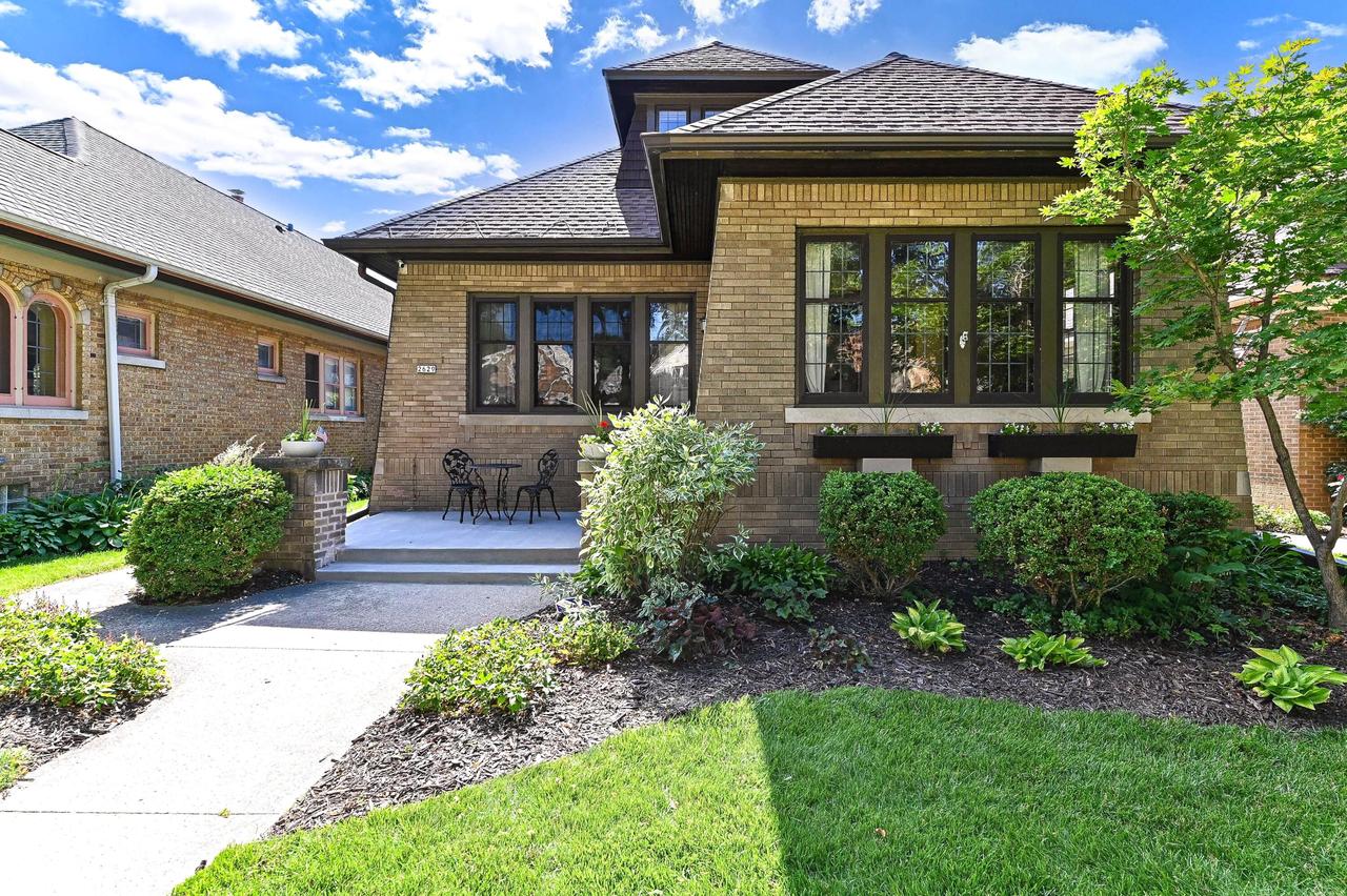 2629 N 67th St, Wauwatosa, WI 53213