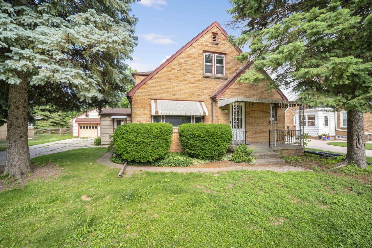 4329 S 47th St #4331, Greenfield, WI 53220