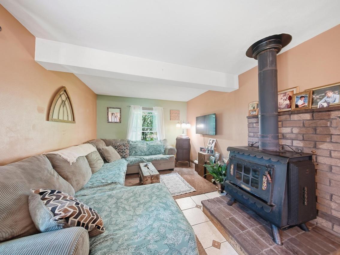 8311 Fox River, Waterford, WI 53185