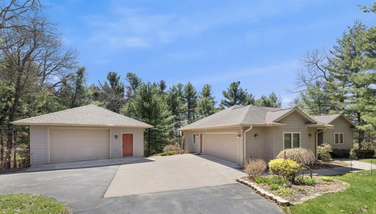 8133 Idol Ave, Sparta, WI 54656