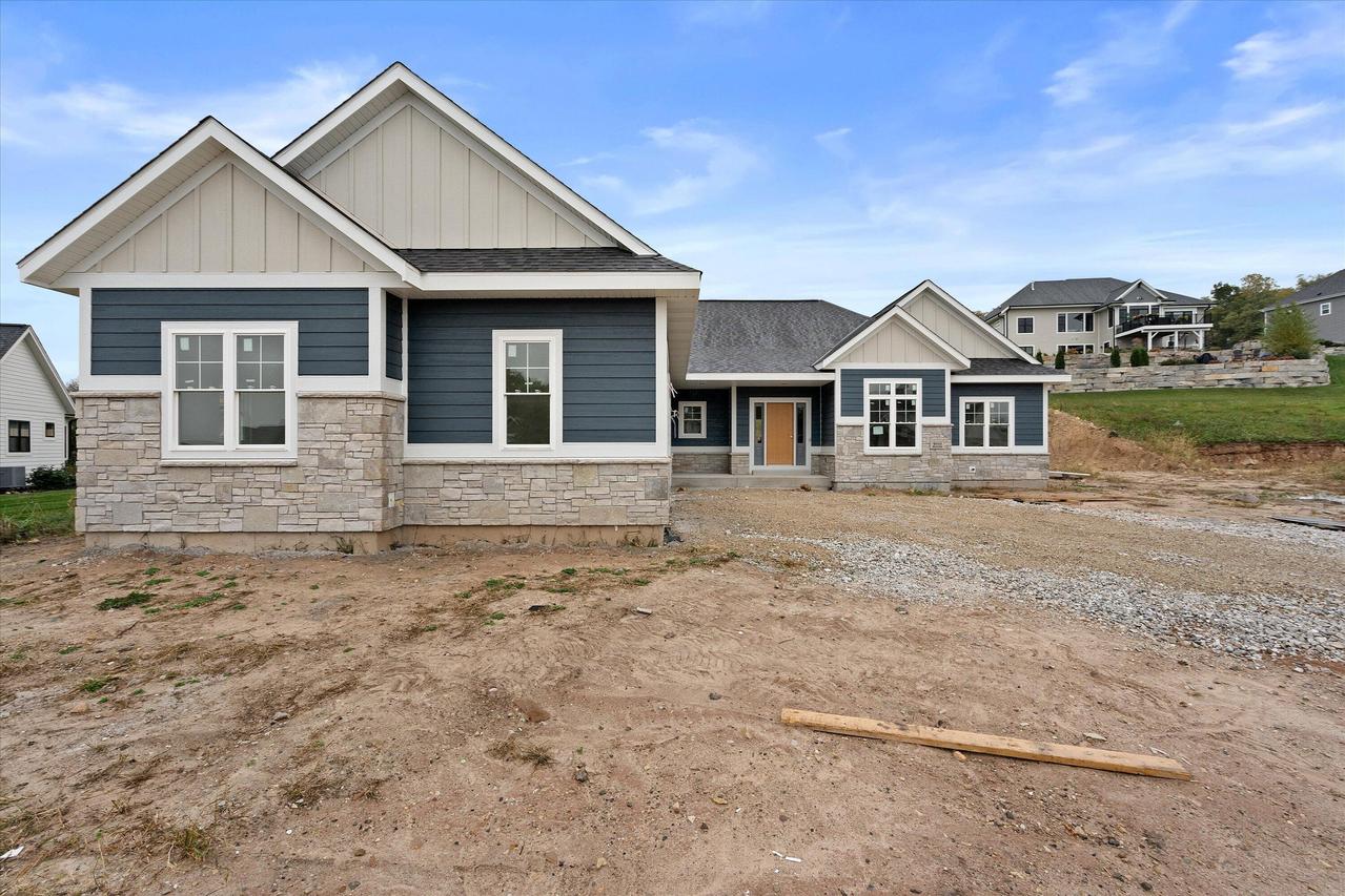 W253N5539 Crescent Hill, Sussex, WI 53089