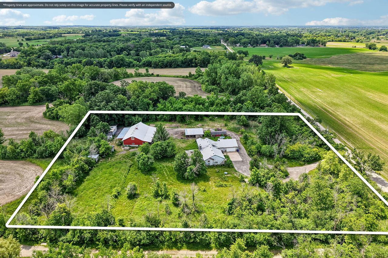 W151S9940 Thode Dr, Muskego, WI 53150