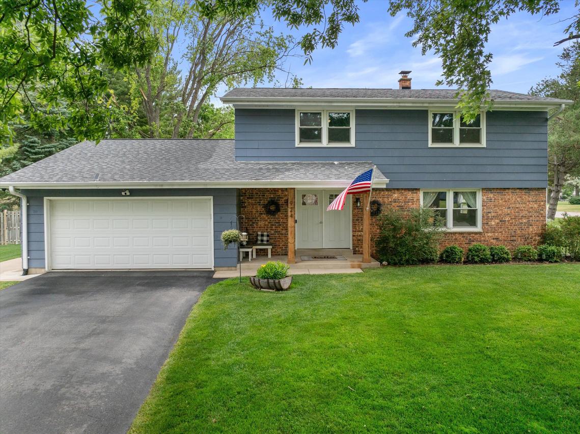 924 Marquette Rd, Hartland, WI 53029