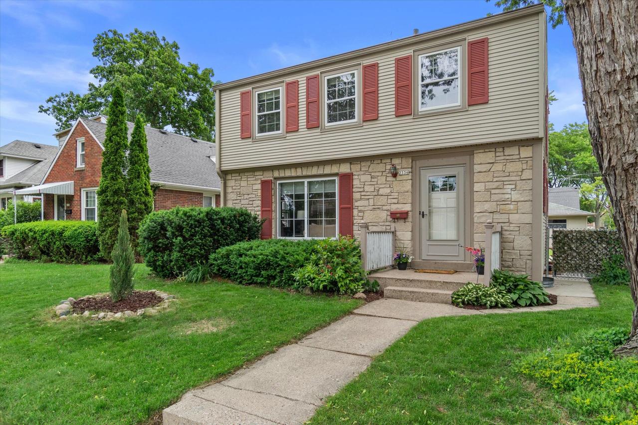 2336 S 67th St, West Allis, WI 53219