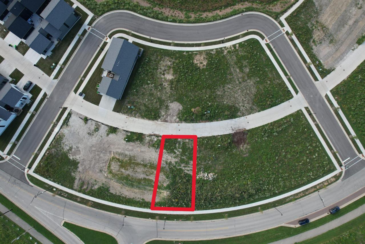 9471 E Lake Vista, Oak Creek, WI 53154