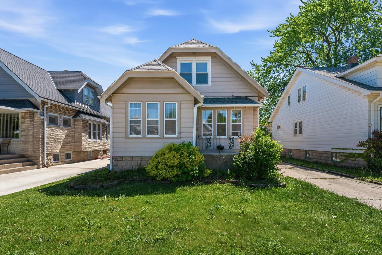 1312 S 53rd St, West Milwaukee, WI 53214