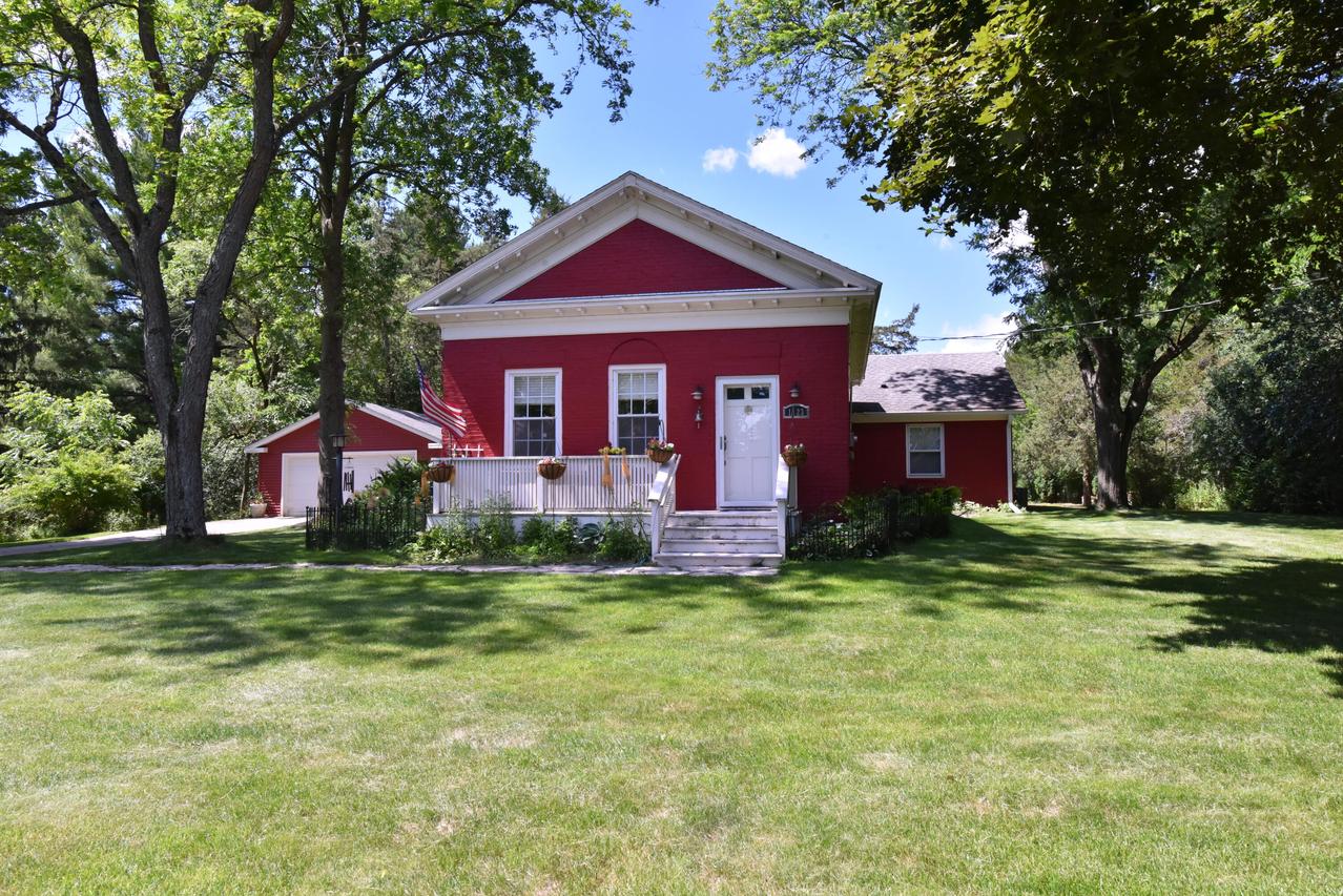 1123 S Utica Rd, Summit, WI 53066