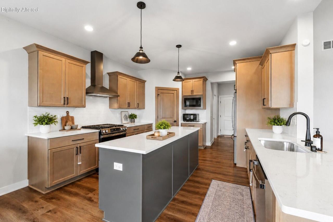 3246 Blue Star Cir, Caledonia, WI 53406