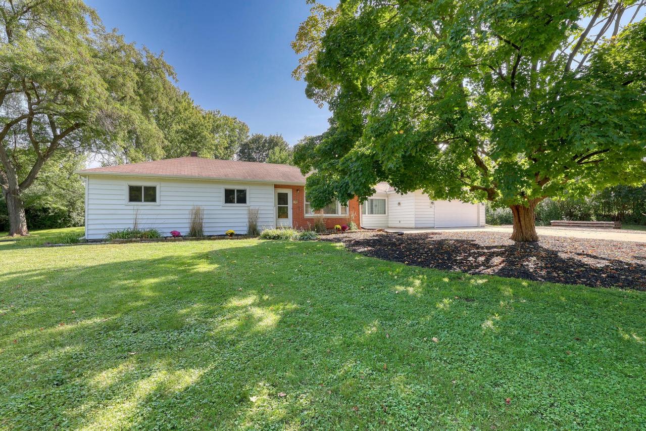 4560 N 149th St, Brookfield, WI 53005