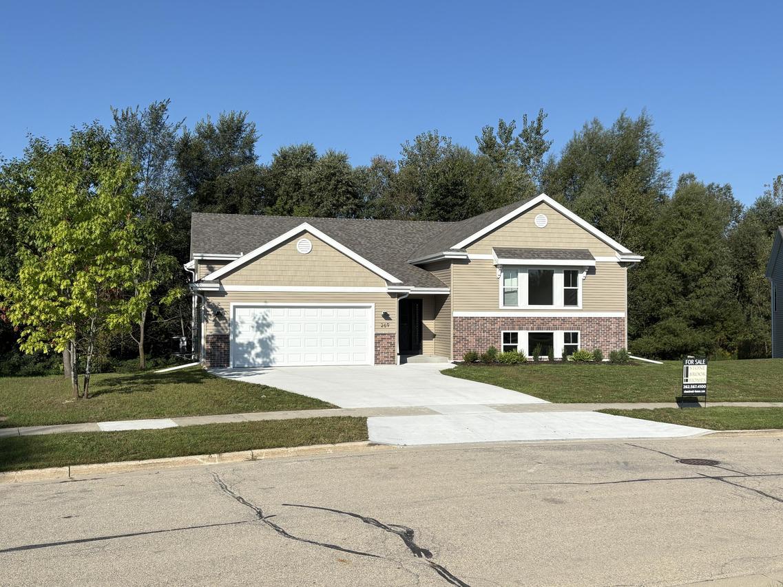 269 Cardinal Dr, Sullivan, WI 53178