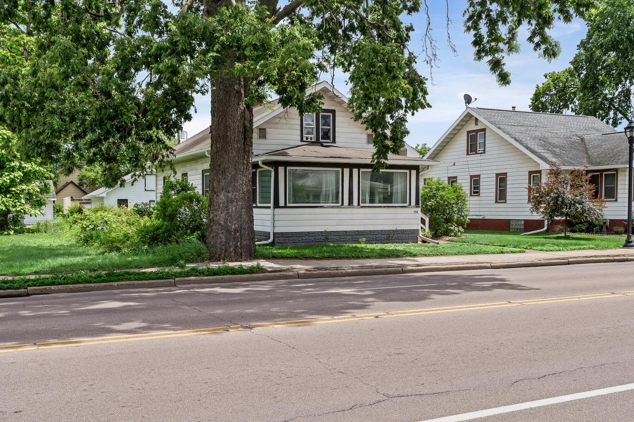 1328 George St, La Crosse, WI 54603