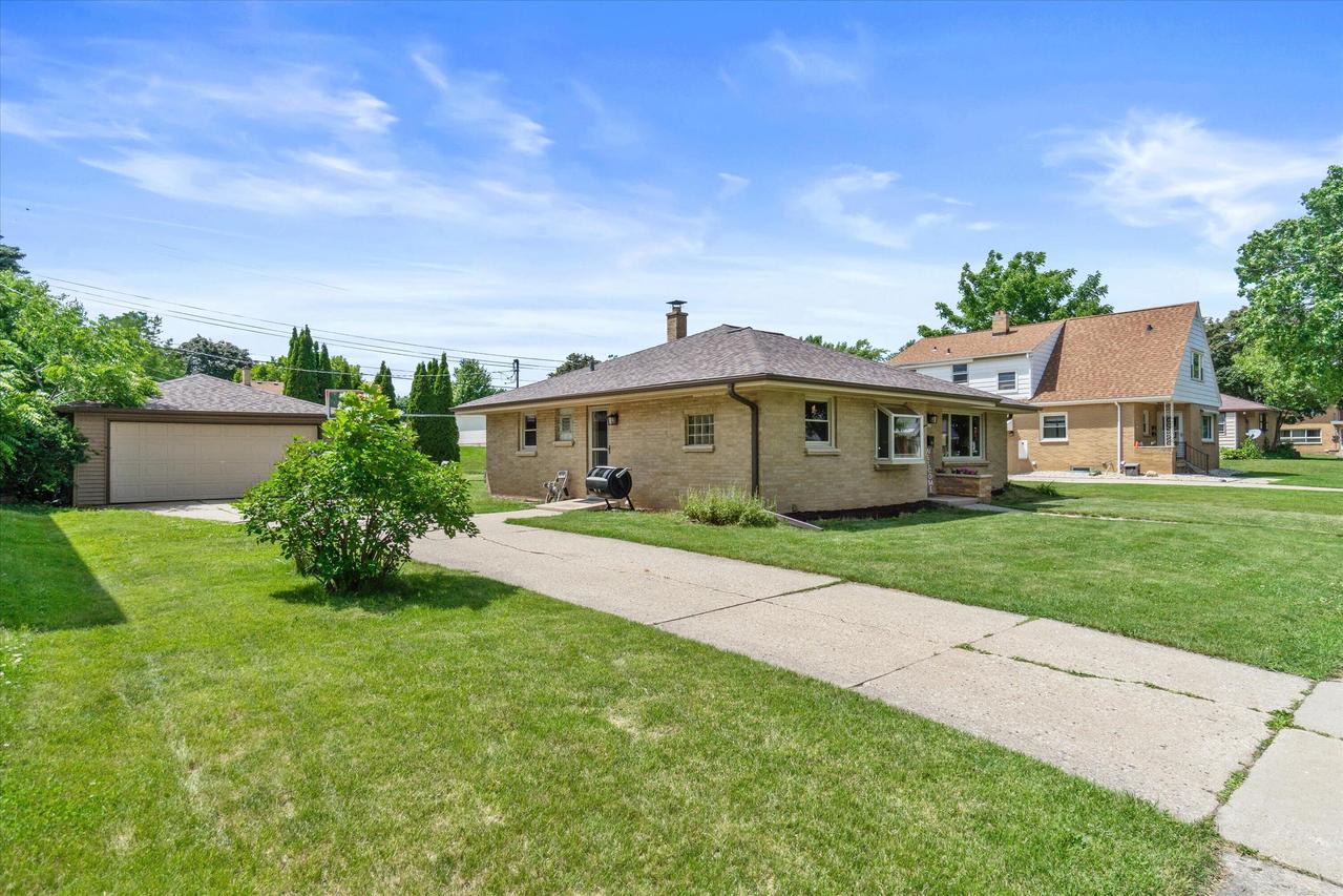 3225 S 80th St, Milwaukee, WI 53219