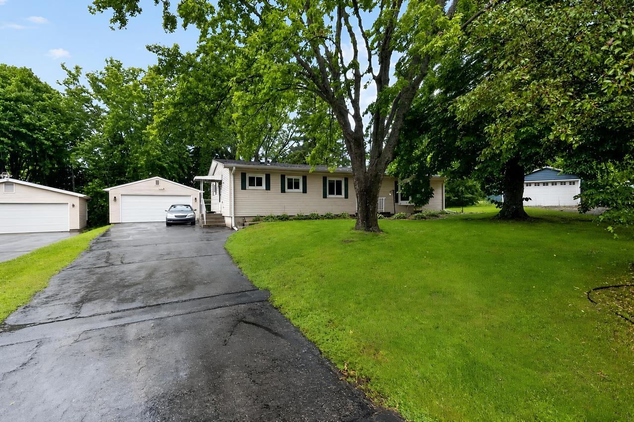 7033 Clover Ct, Lyons, WI 53105