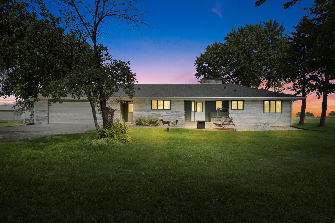 N1444 Fremont Rd, Cold Spring, WI 53190