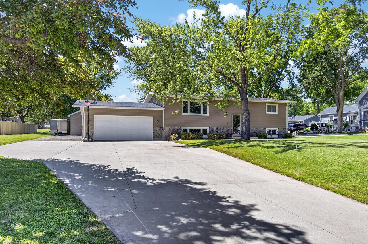 8415 12th St, Somers, WI 53144