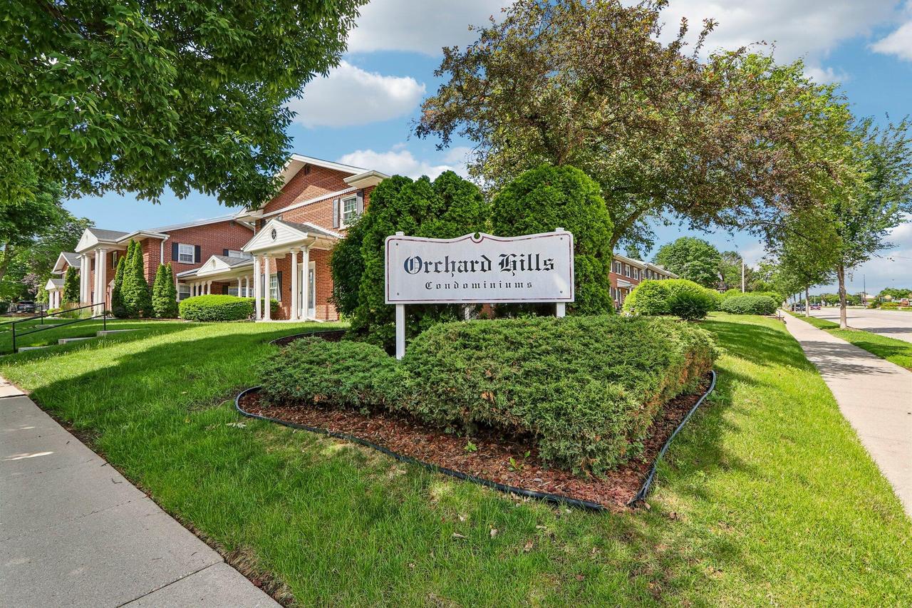 3119 S 122nd St #17, West Allis, WI 53227