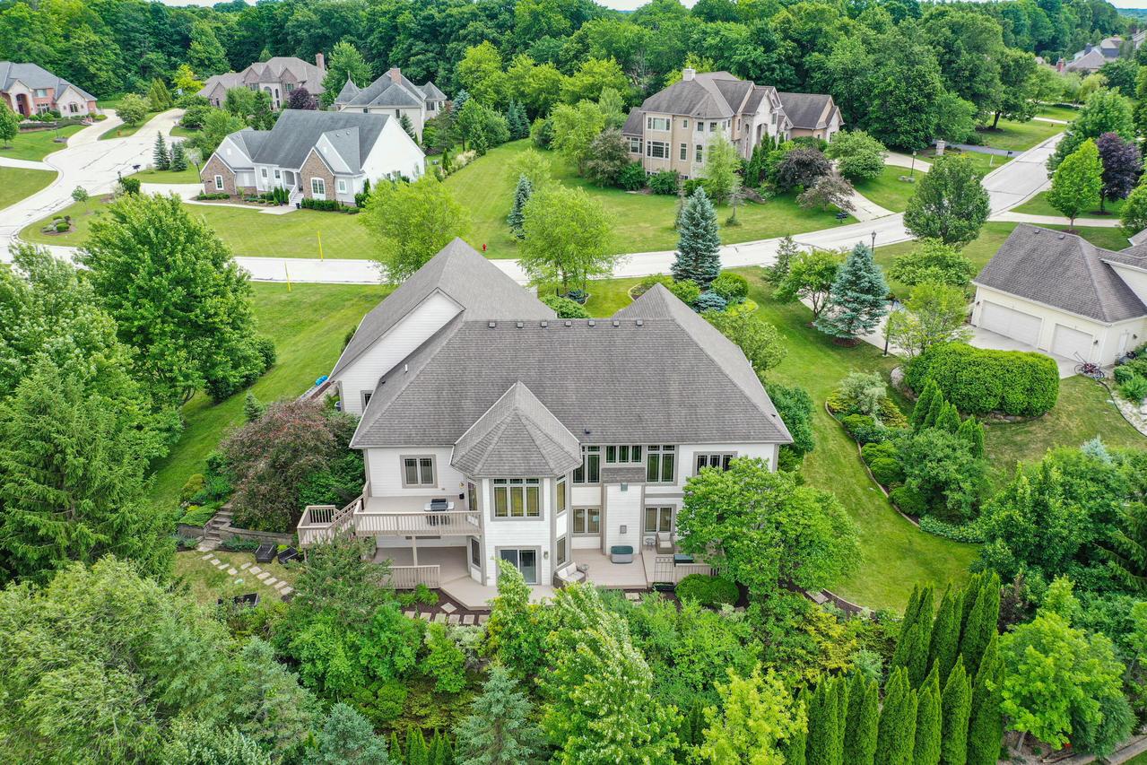 645 Talon Trl, Brookfield, WI 53045