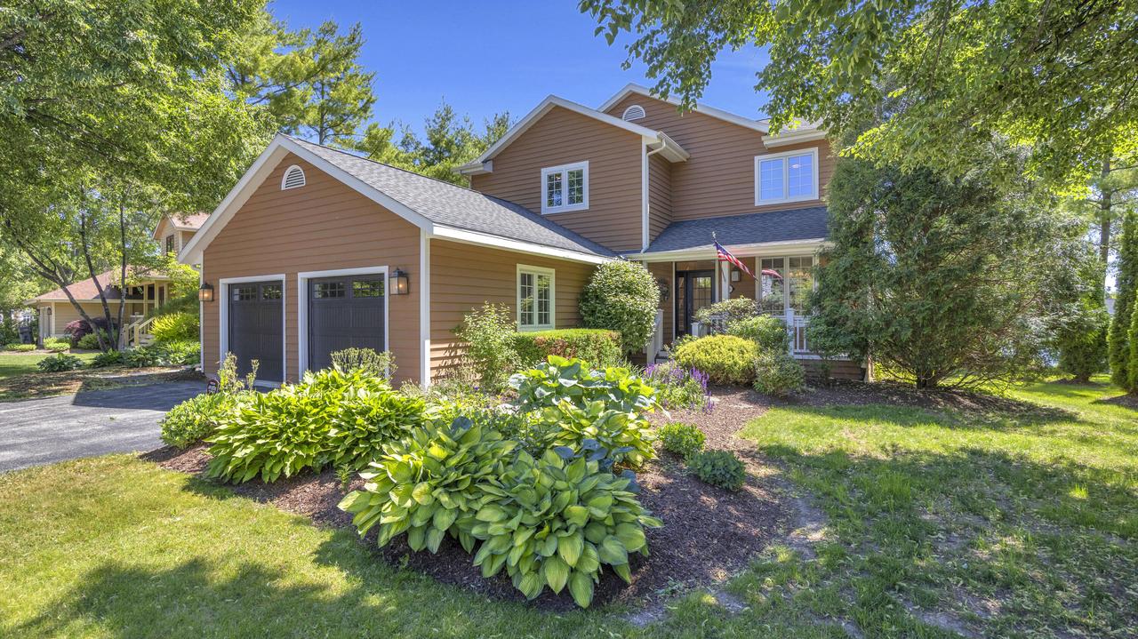 516 Sir Howard Cir, Kohler, WI 53044