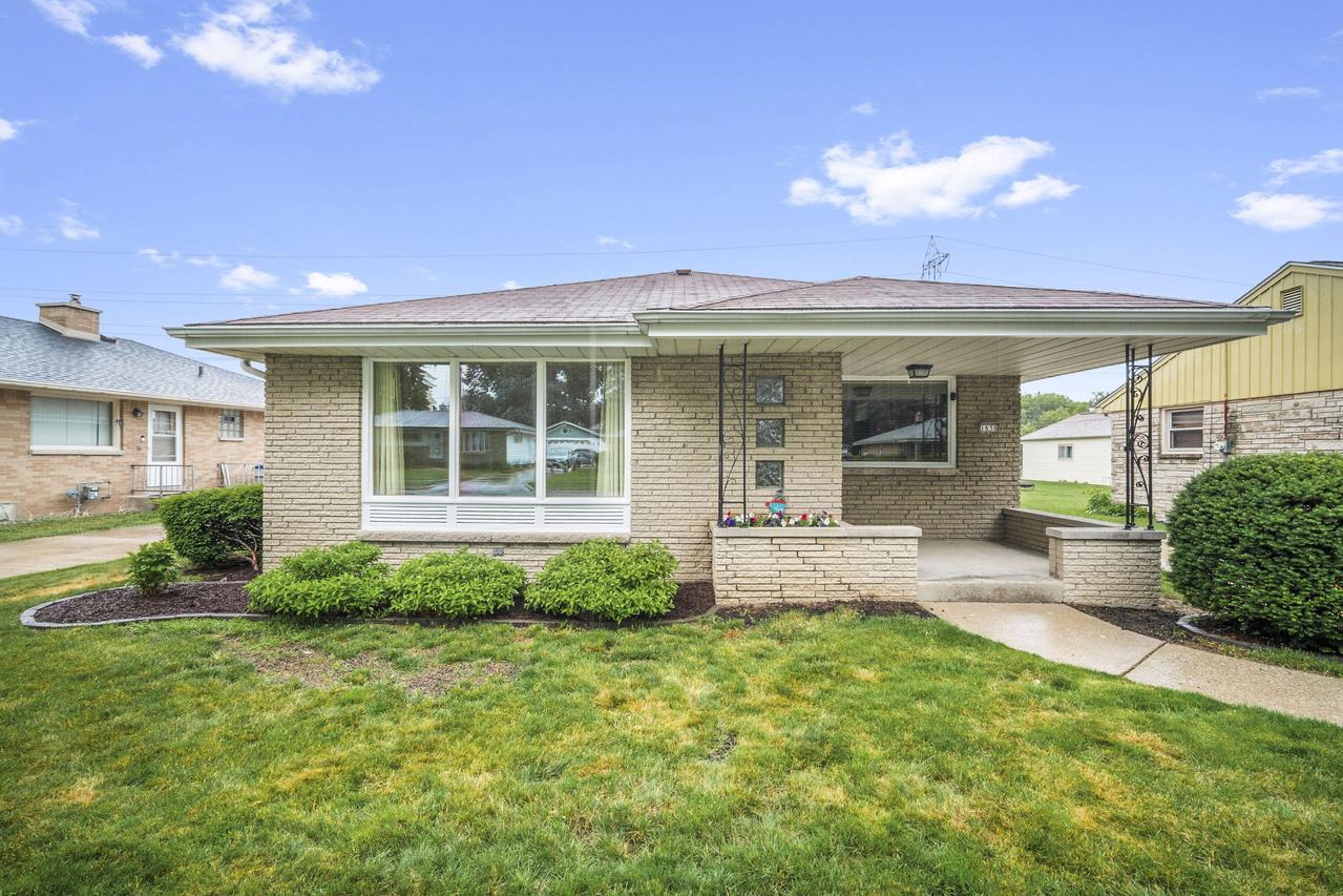 1838 W Plainfield Ave, Milwaukee, WI 53221
