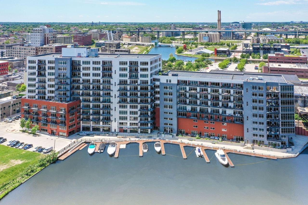 106 W Seeboth St #603, Milwaukee, WI 53204
