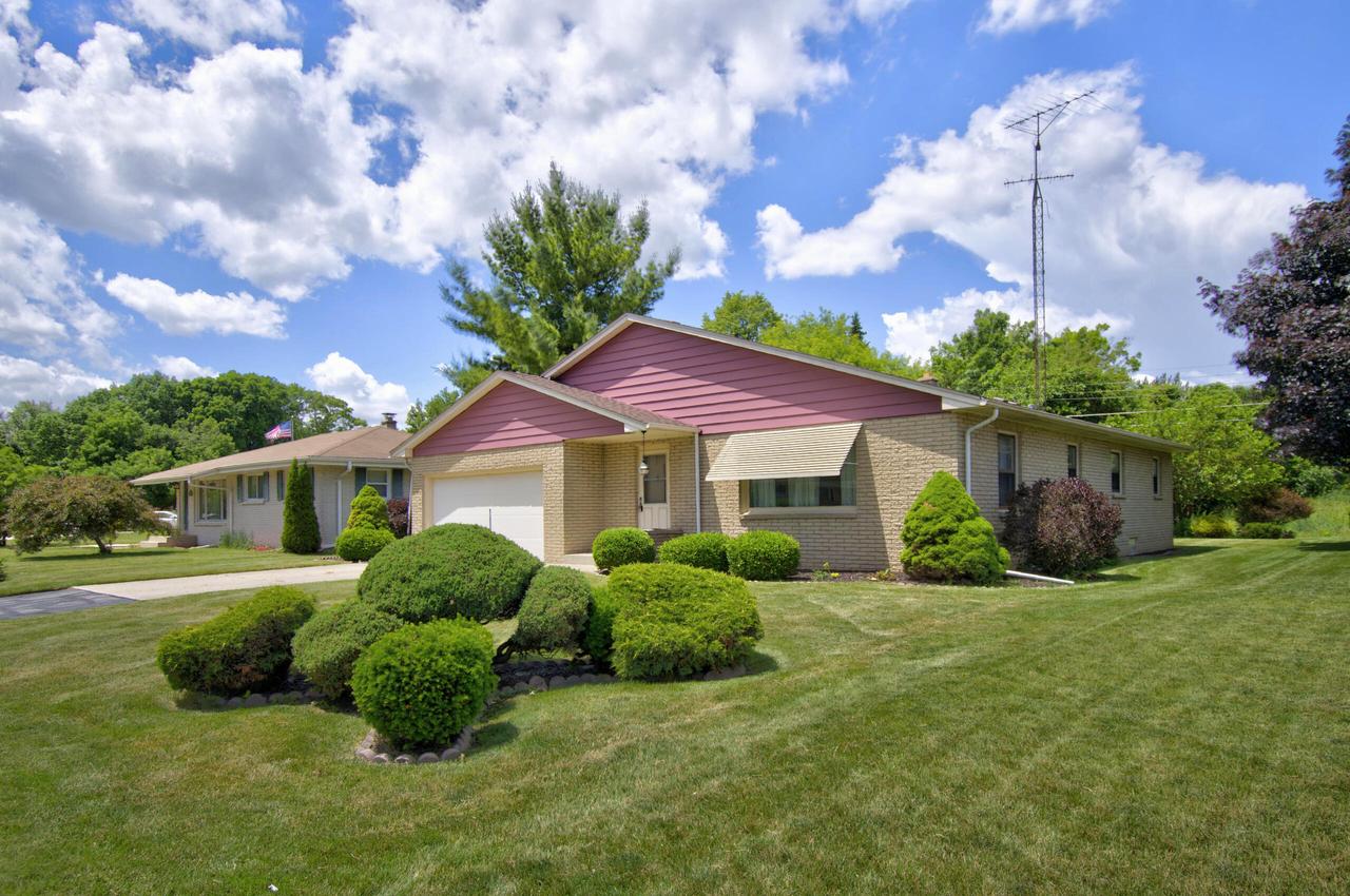 3168 Wheelock Dr, Racine, WI 53405