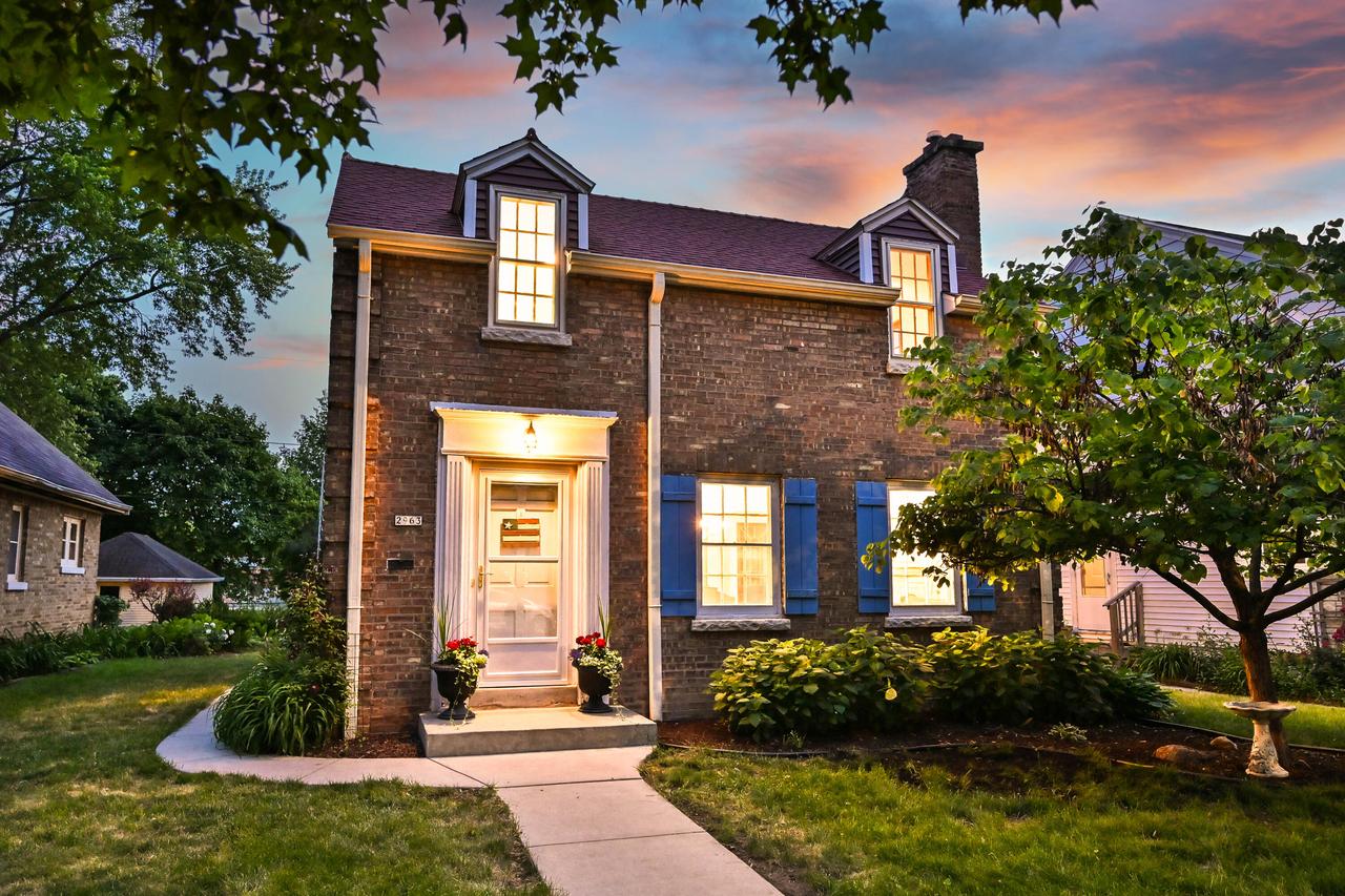 2963 N 70th St, Milwaukee, WI 53210