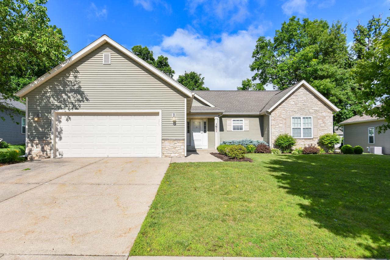 170 N Wild Flower Ln, Elkhorn, WI 53121