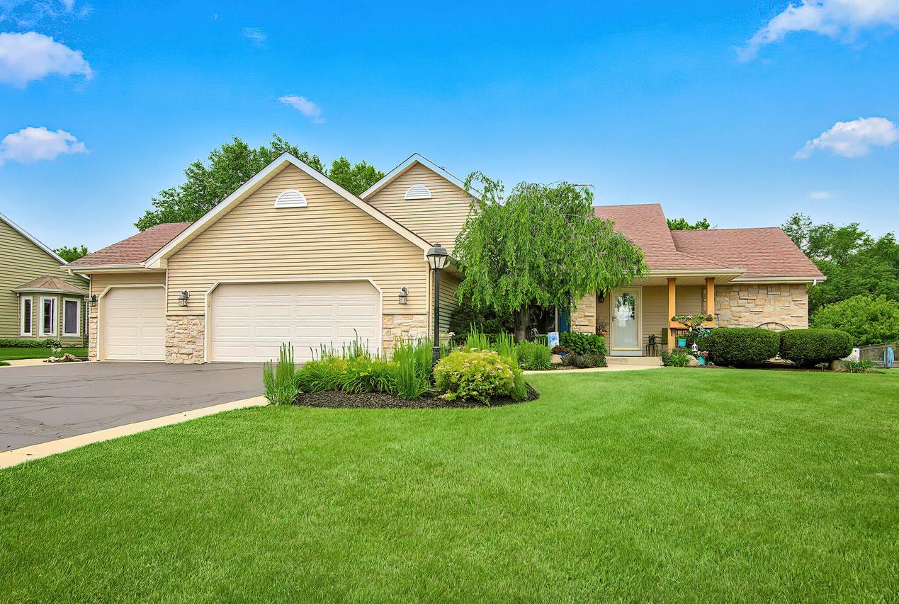11804 242nd St, Salem Lakes, WI 53179