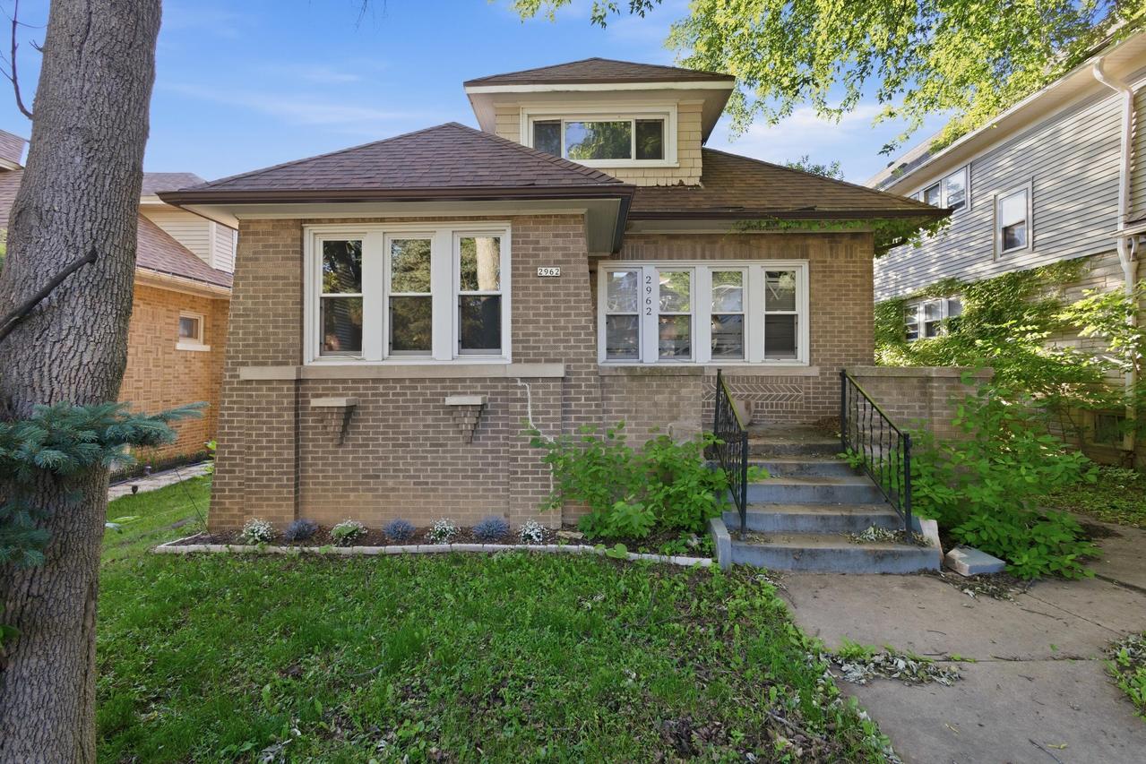 2962 N 55th St, Milwaukee, WI 53210