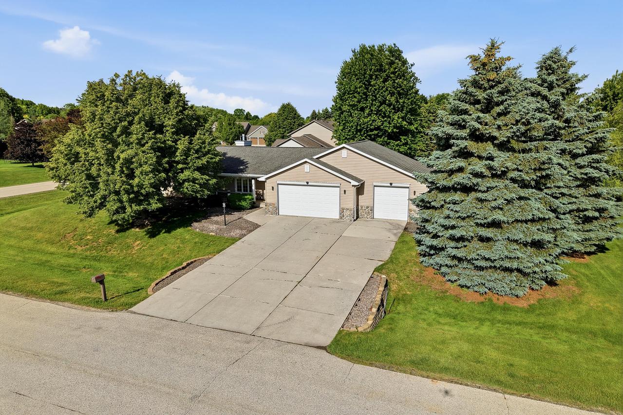 4702 Hunters Glen, Sheboygan, WI 53083