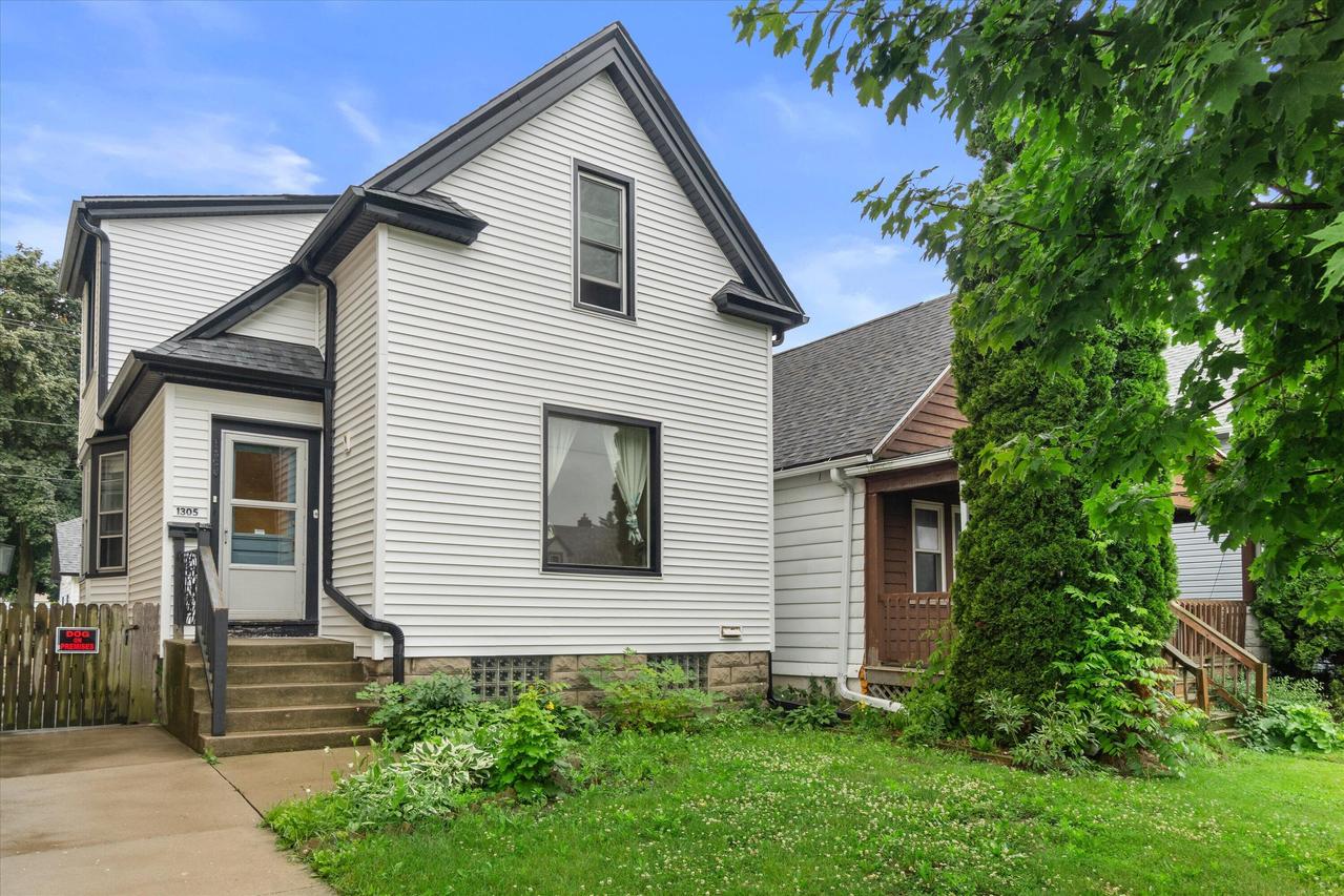 1305 Michigan Ave, South Milwaukee, WI 53172