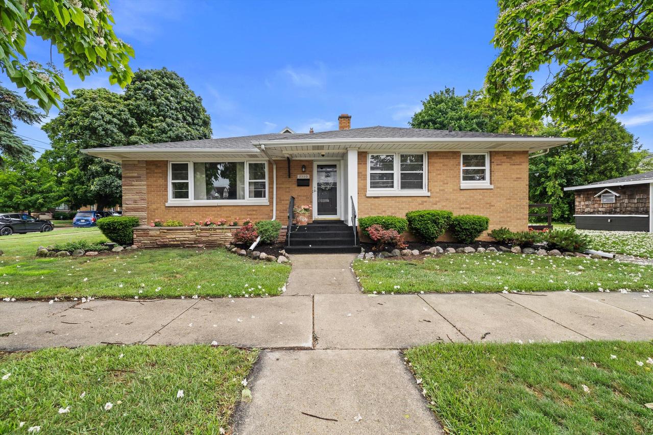 2320 51st St, Kenosha, WI 53140