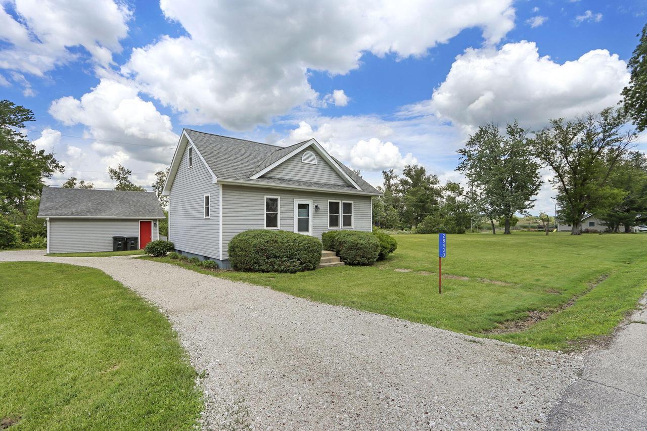 28430 117th St, Salem Lakes, WI 53179