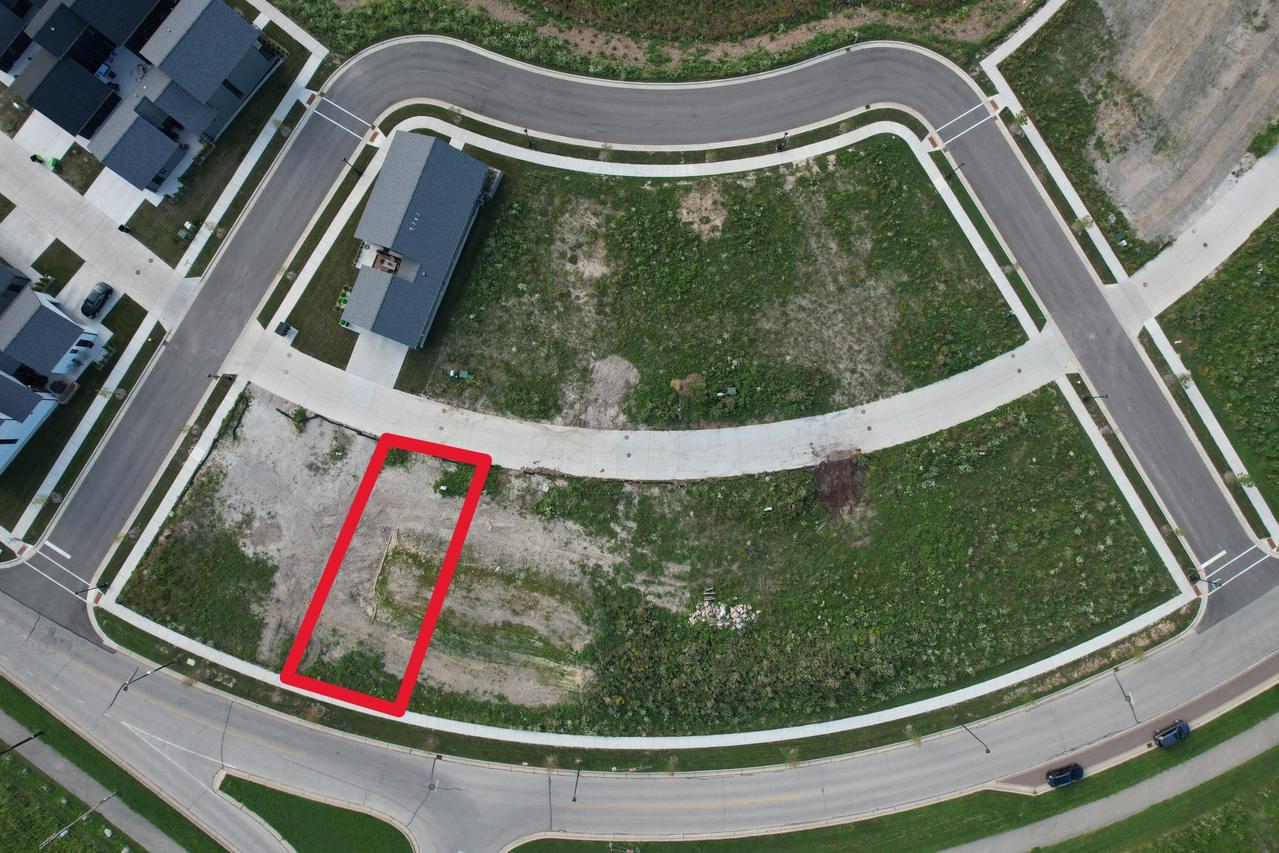 9479 E Lake Vista, Oak Creek, WI 53154