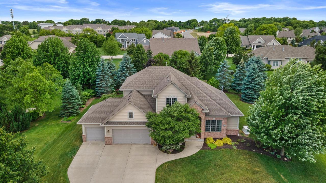 1822 Coach House Ct, Mount Pleasant, WI 53406