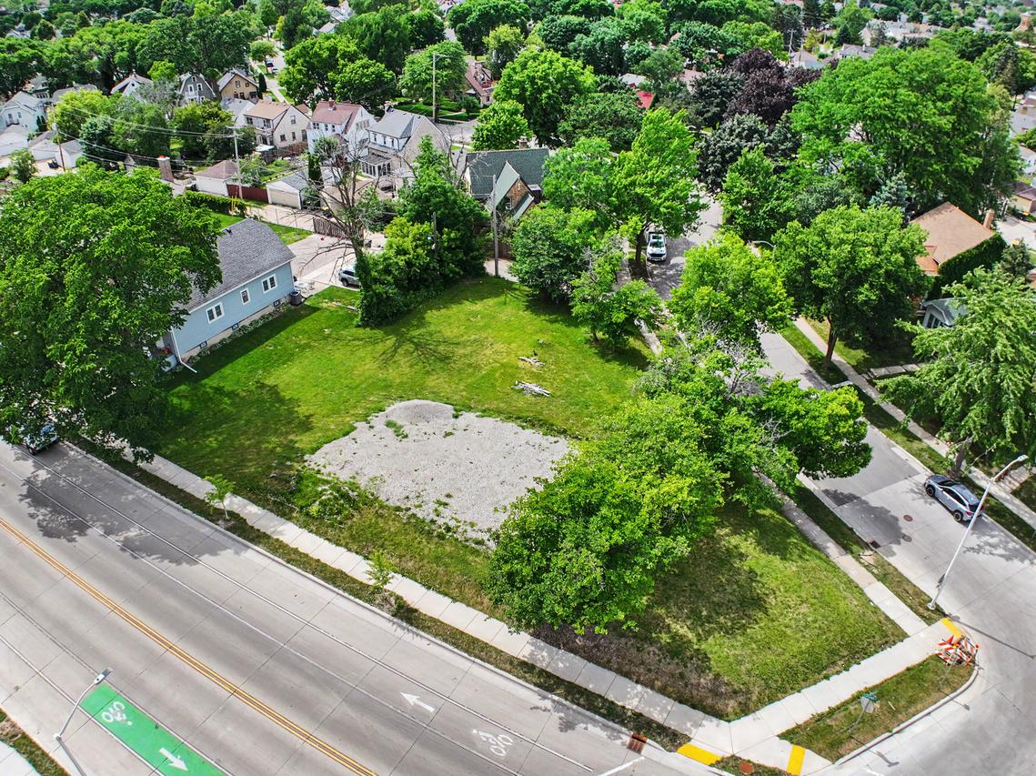 66 W Beloit Rd, West Allis, WI 53219