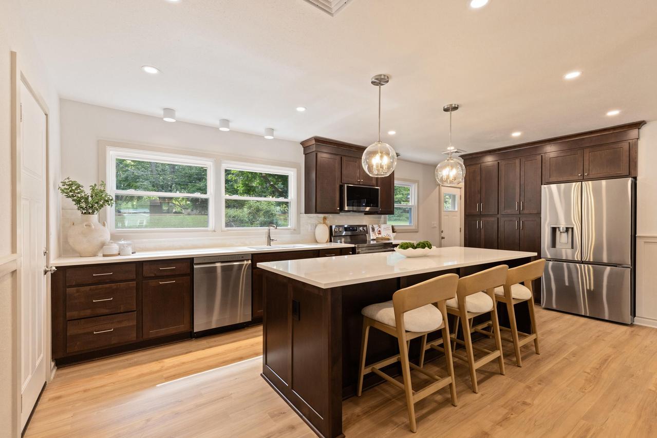5235 S Oak Ridge, New Berlin, WI 53146